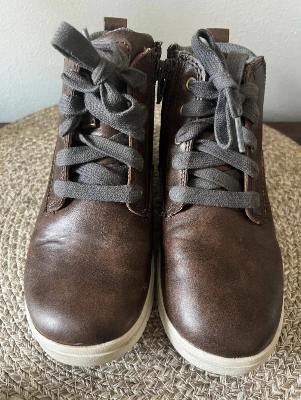 Cat & Jack Tennis Boots for Boys, Brown, Size 1. Kids shoes .